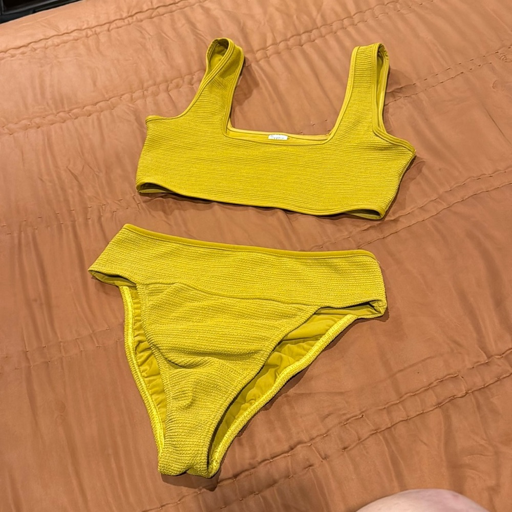Montce Bikini Set 
Top Medium
Bottom Large
